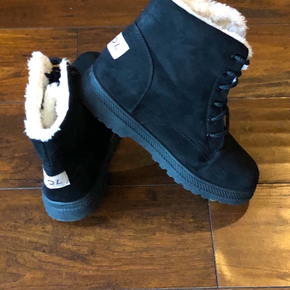 Shoes - SQL BOOTS❤️